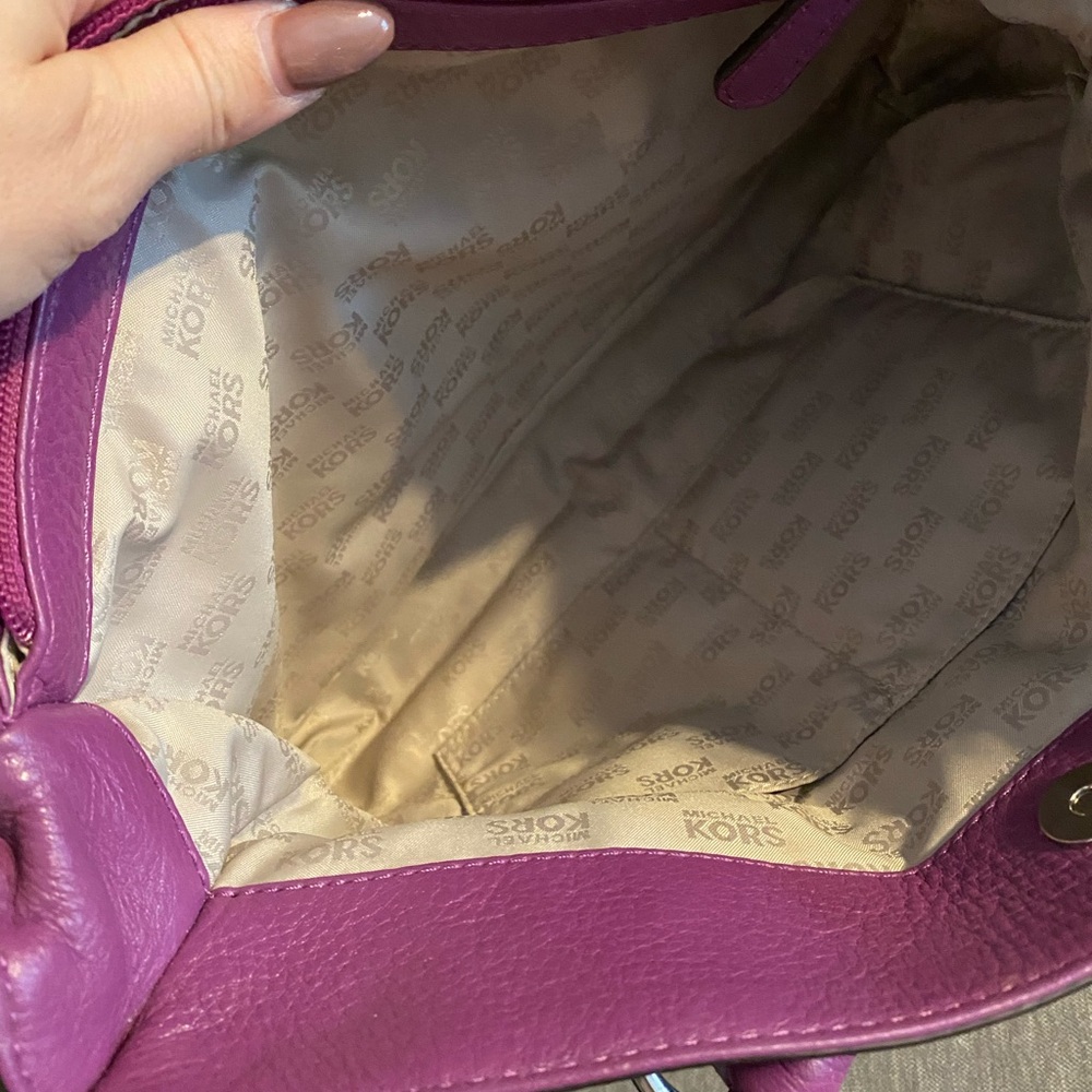 Michael Kors Leather Bag - Picture 4 of 10